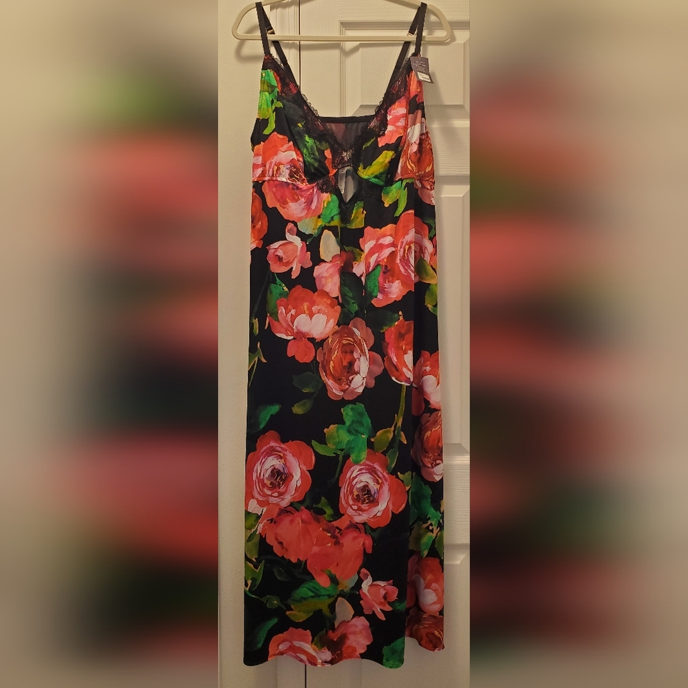 Floral Black Elegant Nightgown